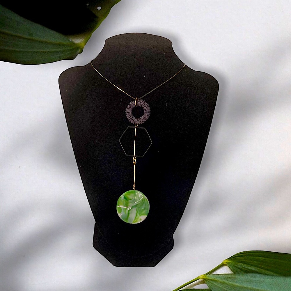 Pendant necklace brand new